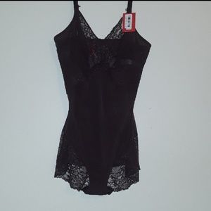 Spanx bodysuit BRAND NEW NEVERWORN !!!